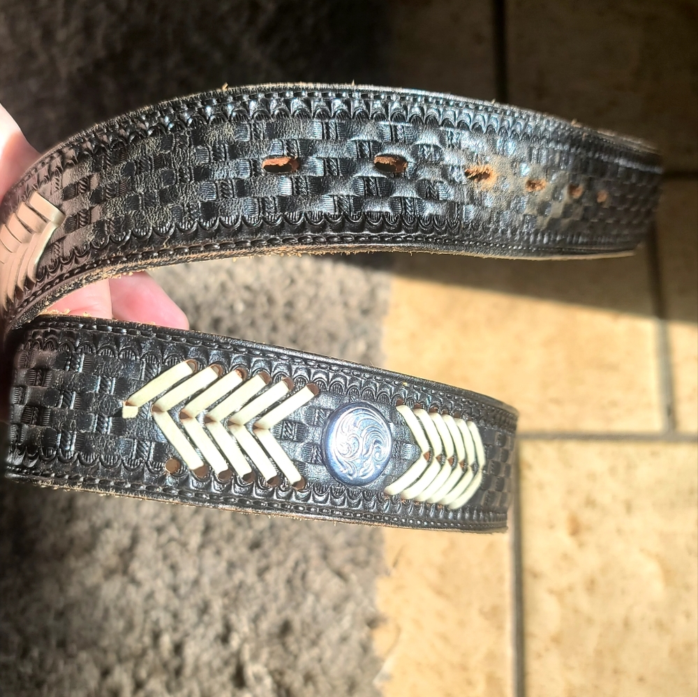 Black & white handmade leather western tribal belt 26" w/silver buttons - Picture 3 of 3